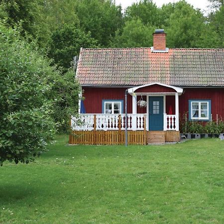 Stunning Home In Tjaellmo With Kitchen Екстериор снимка
